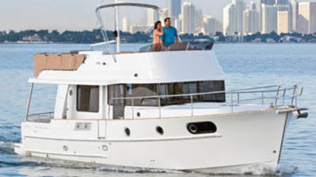 Beneteau Swift Trawler 42 - Power & Motoryacht