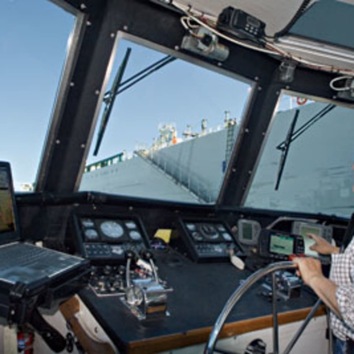 Riding on Penobscot Pilot - Power & Motoryacht