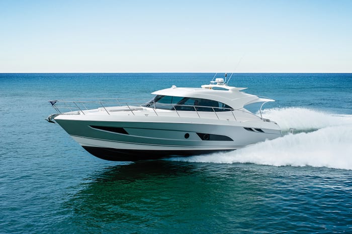 Riviera 4800 Sport Yacht - Power & Motoryacht