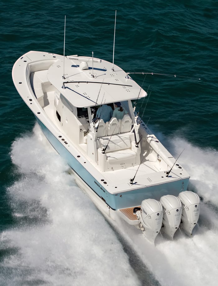 Regulator 37 Review - Power & Motoryacht