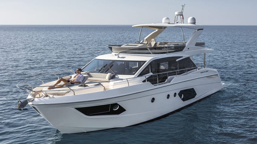 Sea Trial and Review of the Absolute 50 Fly motoryacht - Power & Motoryacht