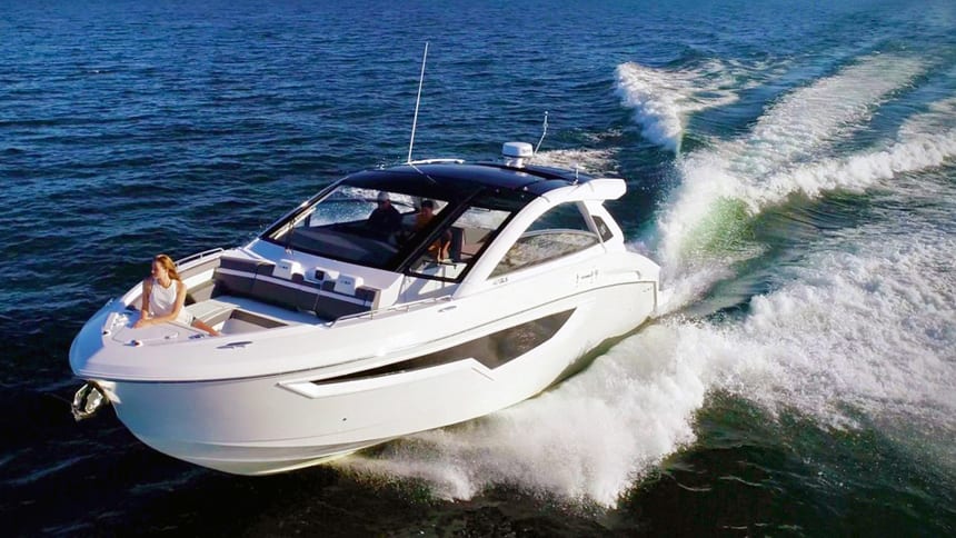 Review of the Cruisers 42 GLS - Power & Motoryacht