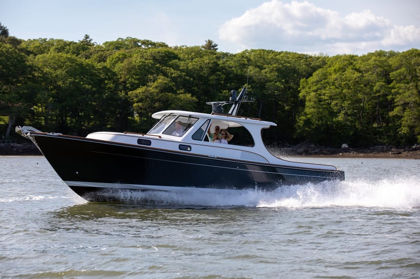 Hood 35LM Boat Review - Power & Motoryacht