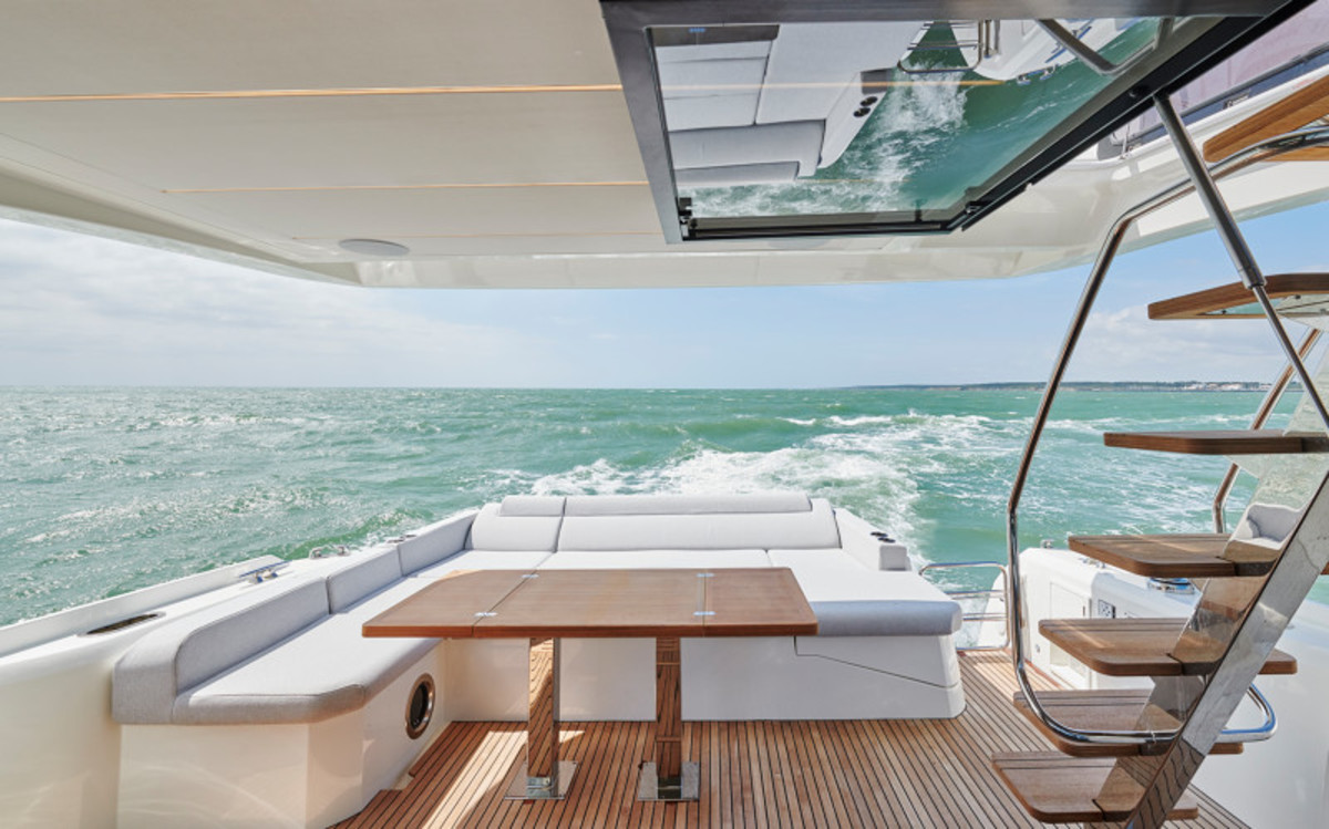 PRESTIGE 590 - Power & Motoryacht