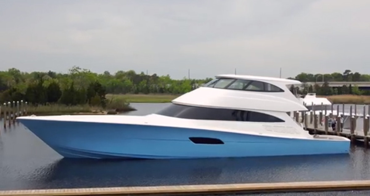 The Viking 92 EB - first float - Power & Motoryacht