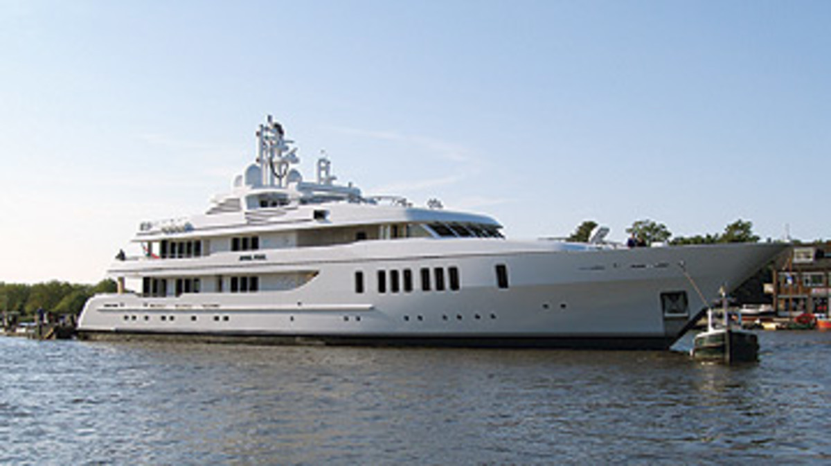 motor yacht april fool