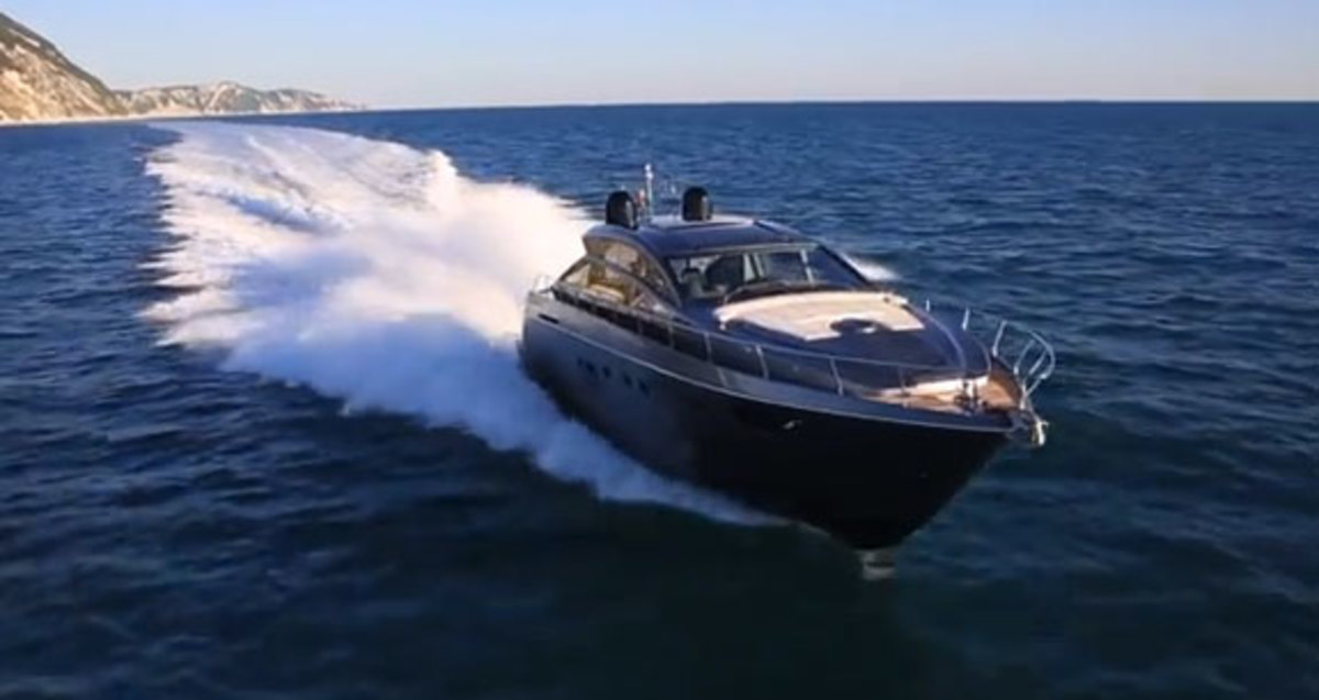 pershing 60 yacht