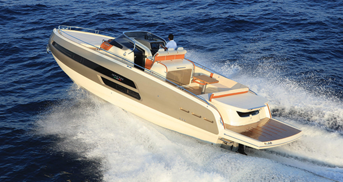 invictus yacht 370 gt prezzo