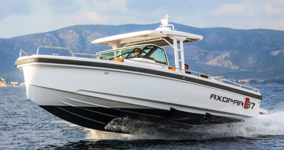 Axopar 37 T-Top - Power & Motoryacht