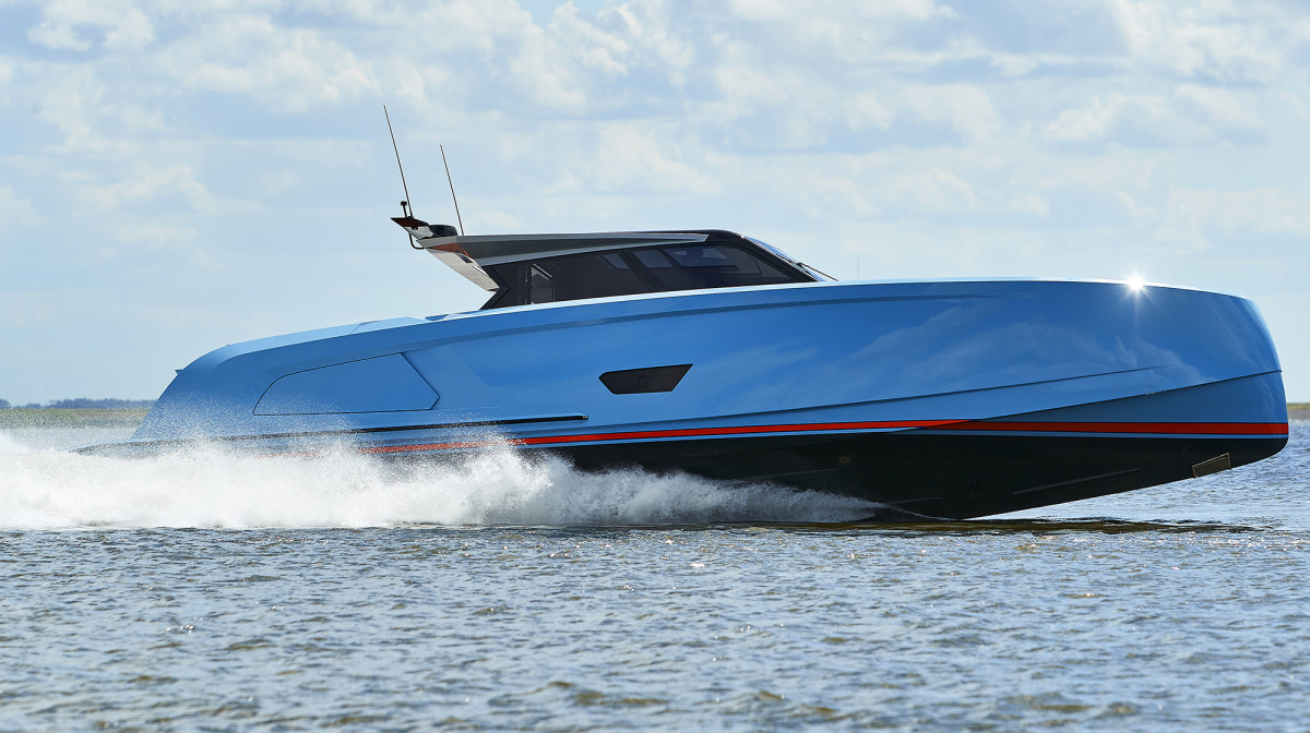 Review of the Vanquish VQ58 motor yacht Power Motoryacht