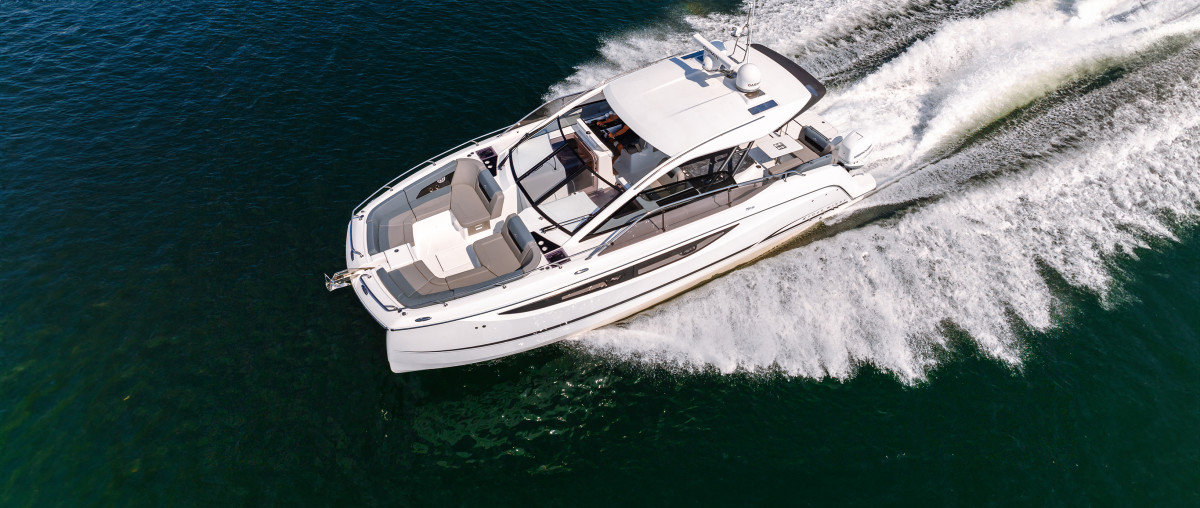 Four Winns TH36 Boat Review - Power & Motoryacht